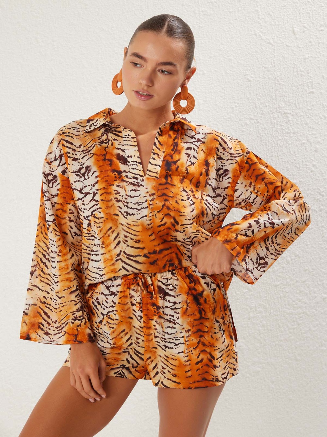 

Trendyol Printed Pure Cotton Shirt Collar Top With Shorts Co-Ords, Orange