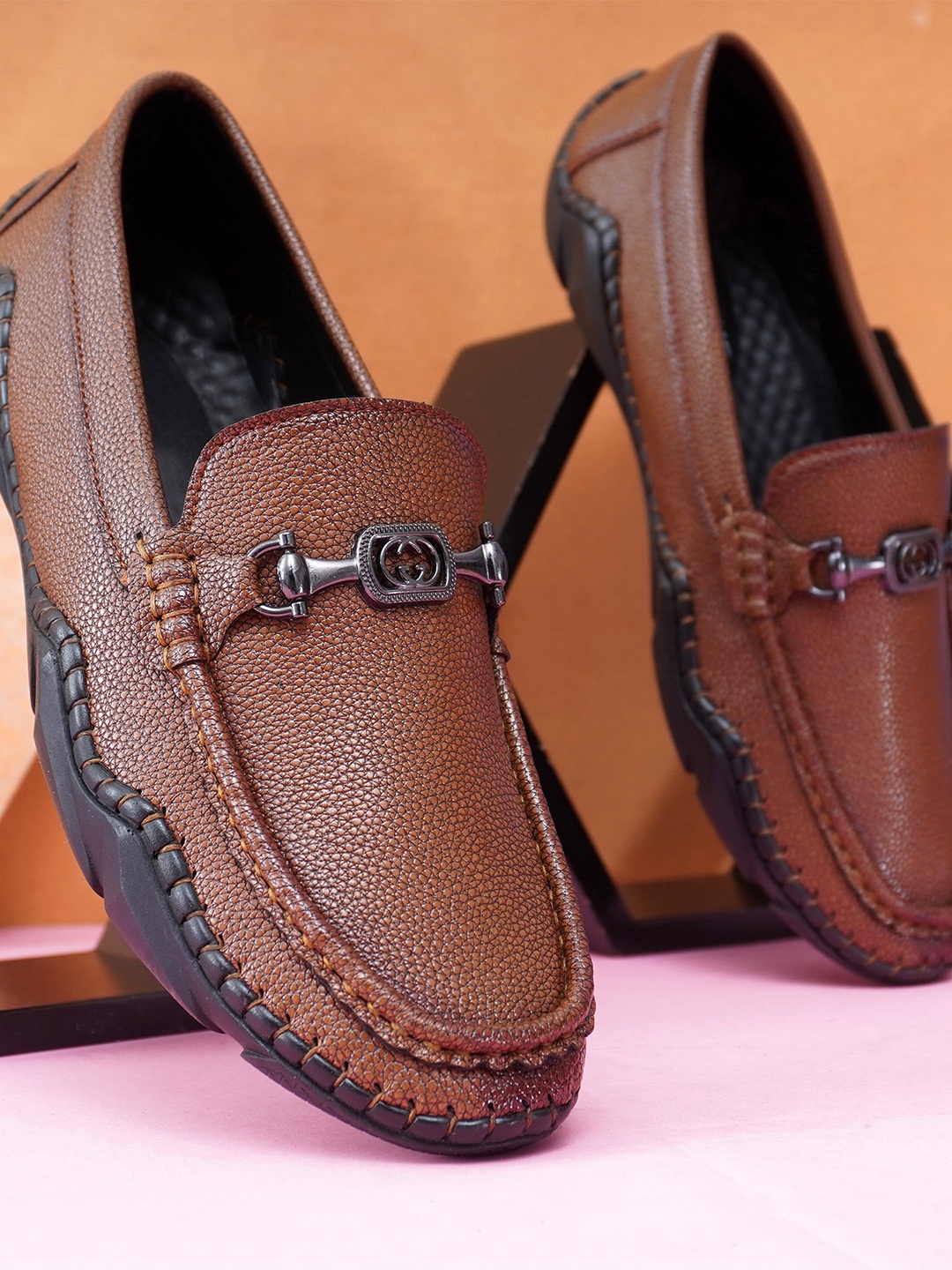 

Killer Men Textured Loafers, Tan