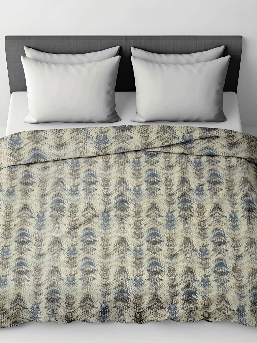 

LINENWALAS Happy Sleeping Beige & Blue Printed Pure Cotton Double Bed SizeDuvetCover