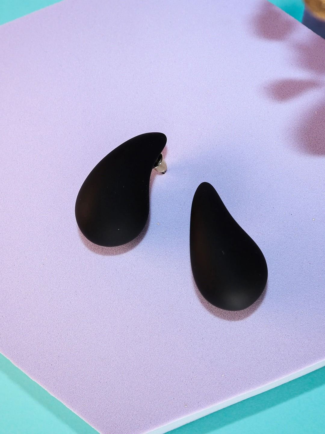 

VAGHBHATT Teardrop Shaped Drop Earrings, Black