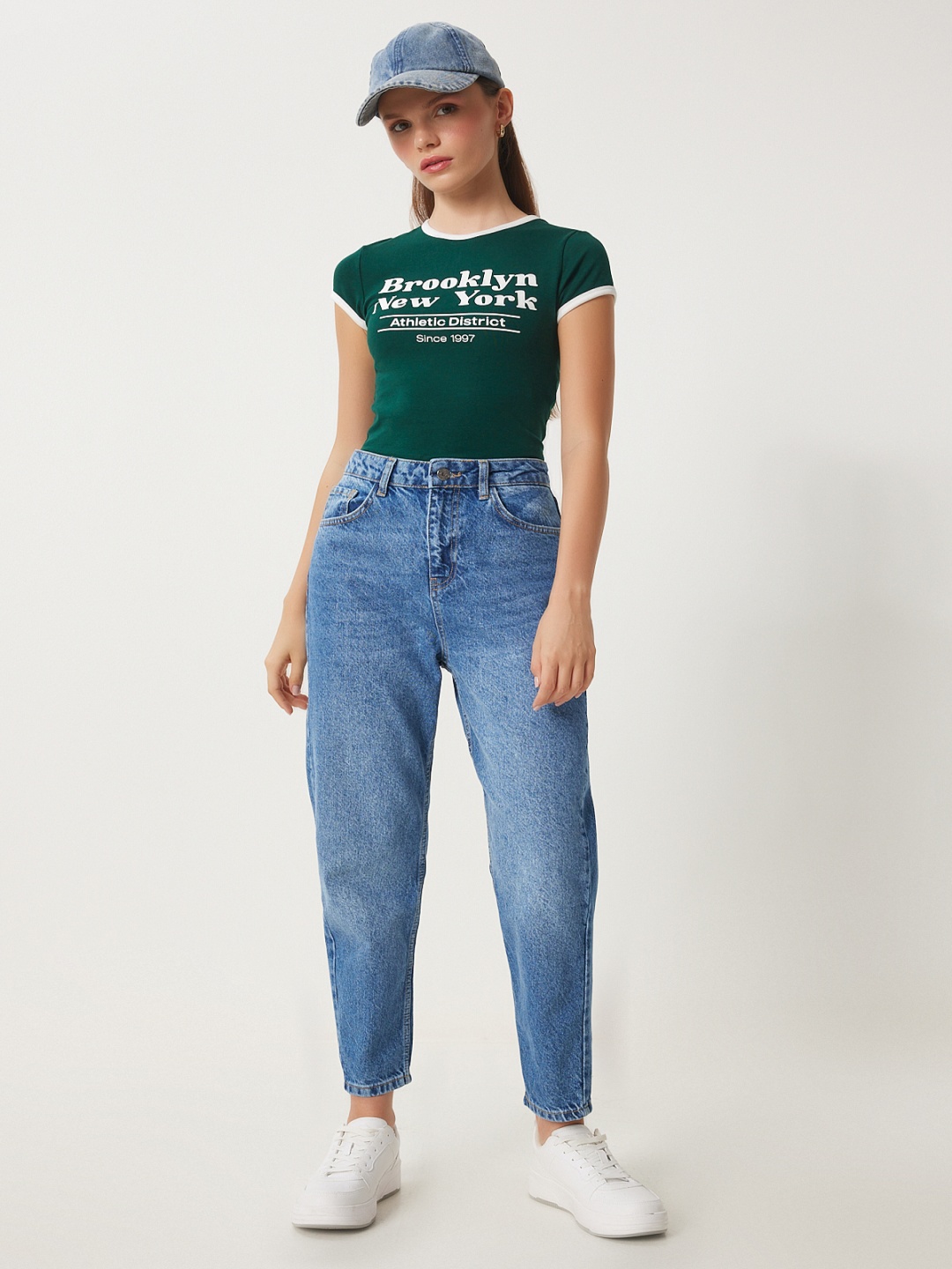

Happiness istanbul Women Low Distress Light Fade Jeans, Na