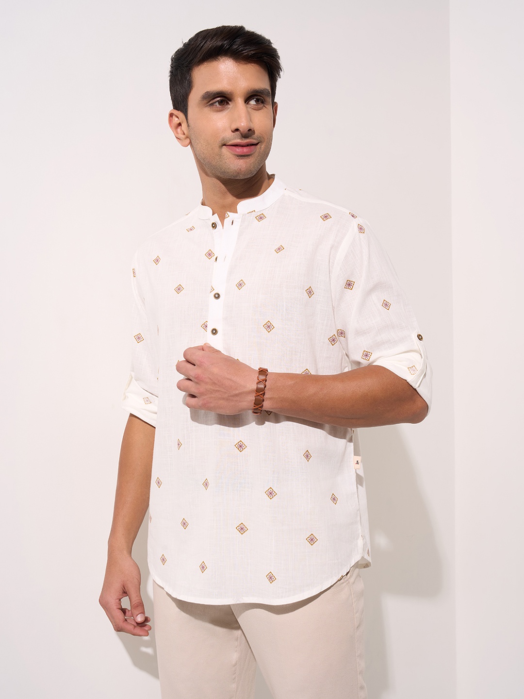 

indus route by Pantaloons Men Printed Thread Work Kurta, Tan