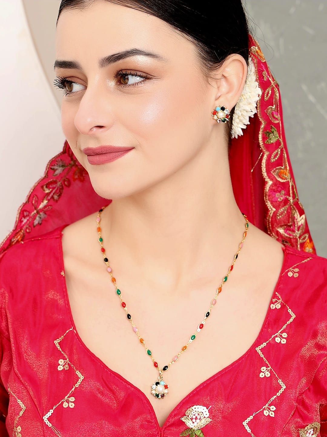 

Zhouse Gold-Plated Stone-Studded & Beaded Jewellery Set