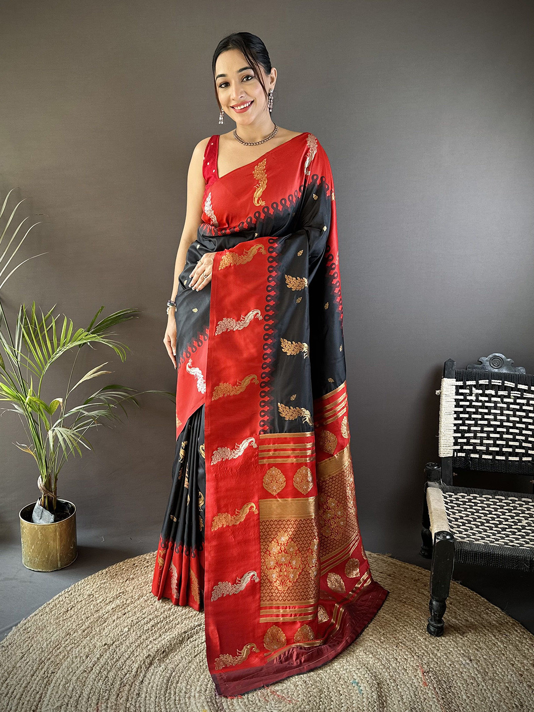 

Panzora Woven Design Zari Silk Blend Banarasi Saree, Black