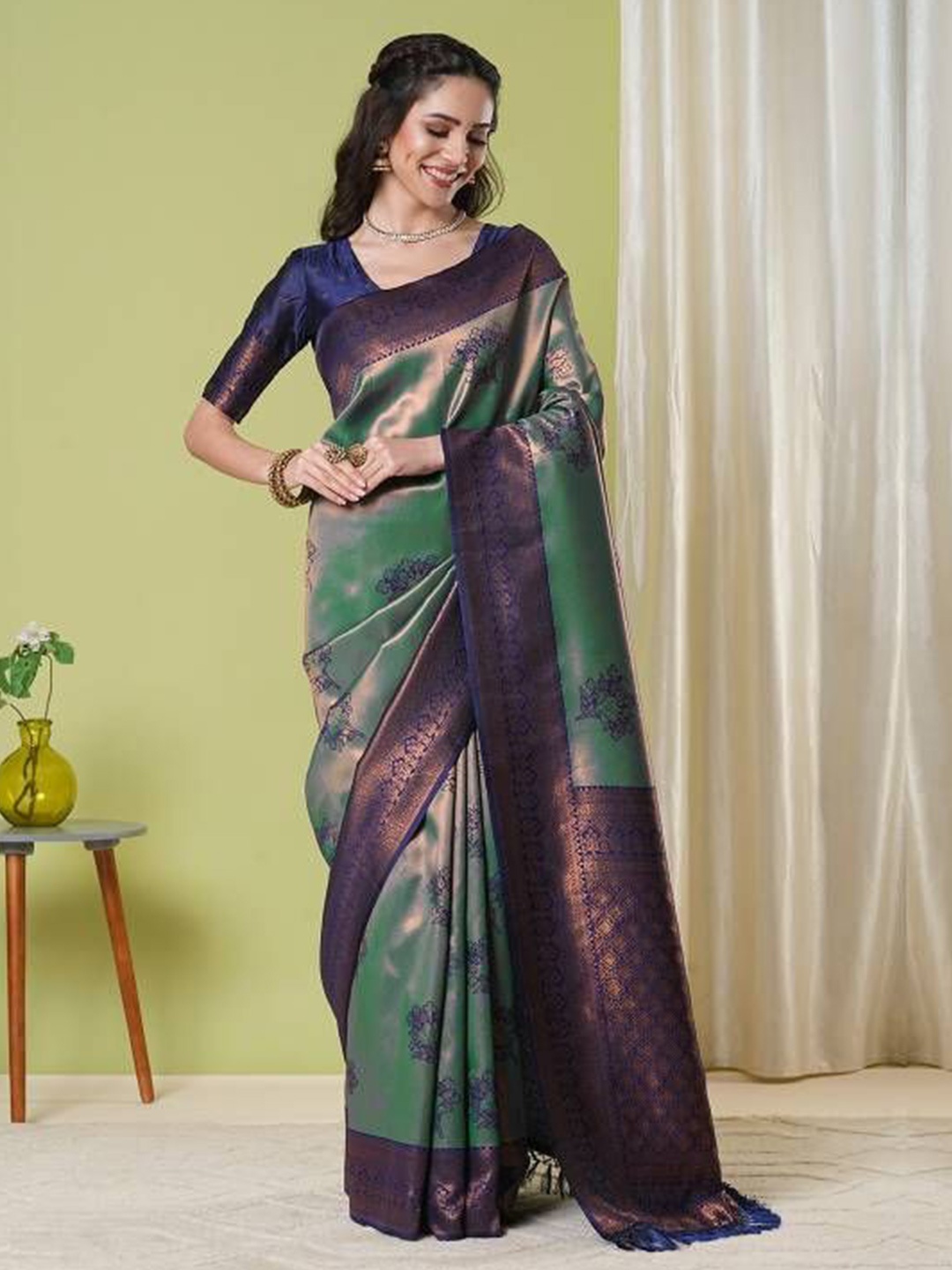 

HERE&NOW Woven Design Zari Silk Blend Banarasi Saree, Green