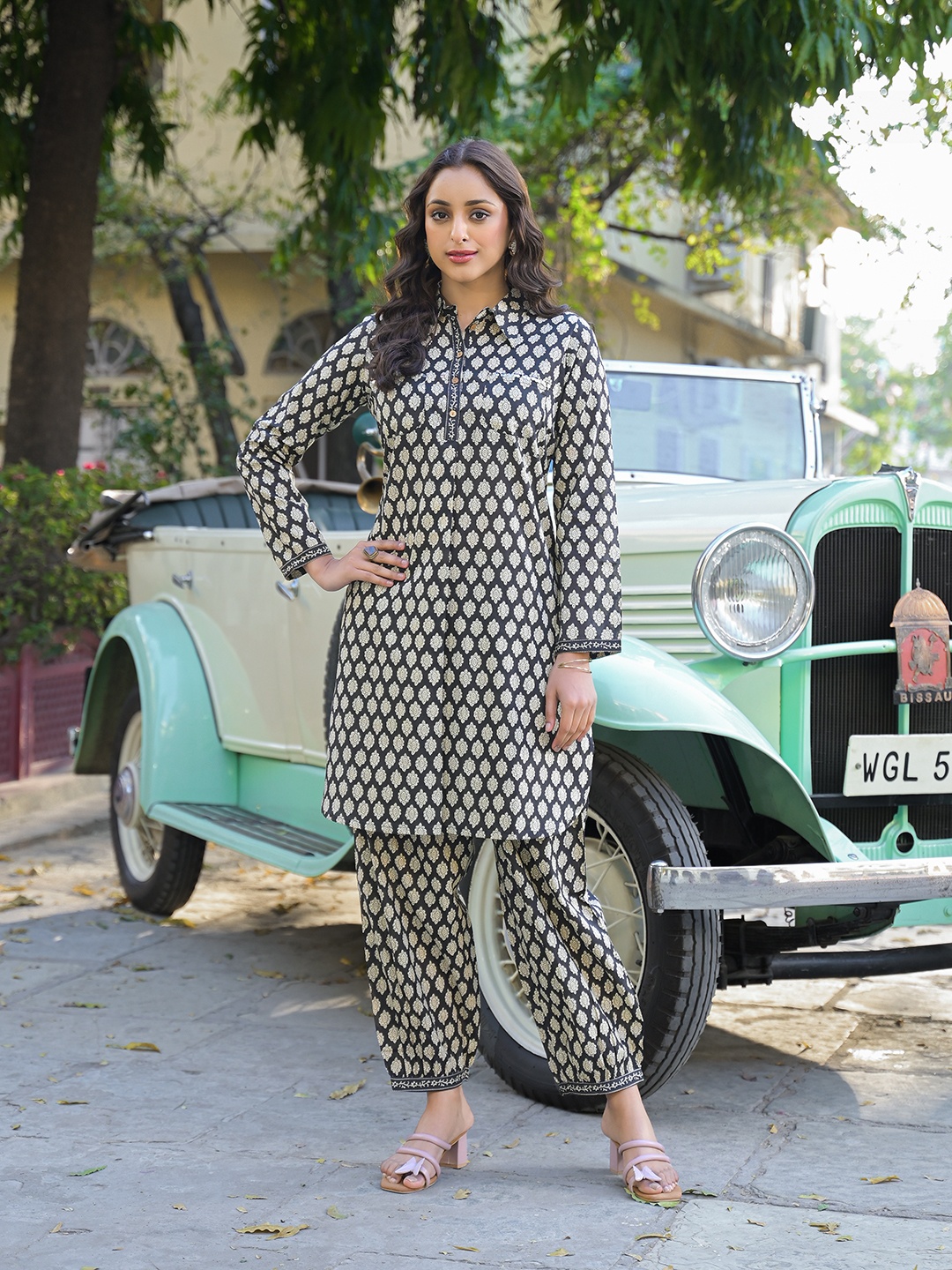 

Divena Ethnic Motifs Printed Pure Cotton Shirt Collared Kurta With Trouser, Black