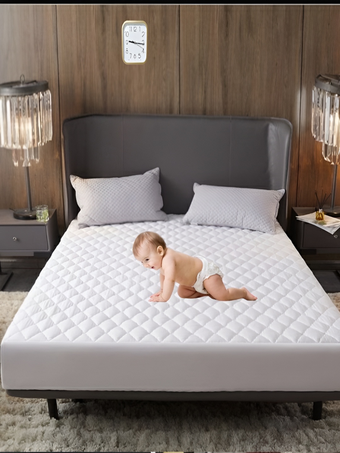 

CRAZY WORLD White Polycotton Water Resistant Mattress Protector