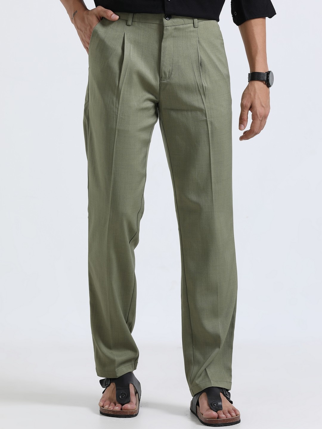 

THE BEETEL HOUSE Men Relaxed Straight Fit Pleated Trousers, Green