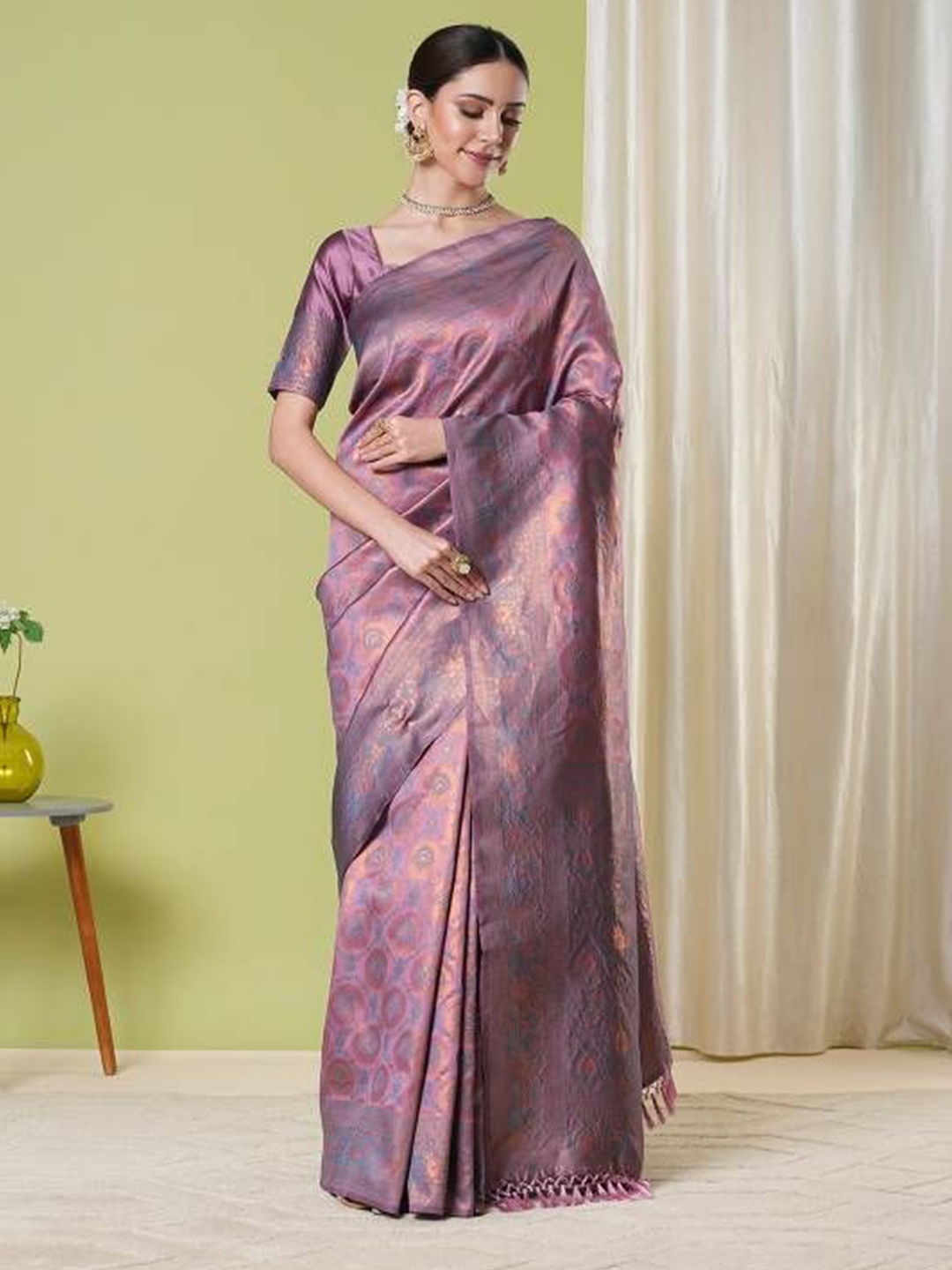 

HERE&NOW Woven Design Zari Art Silk Banarasi Saree, Lavender