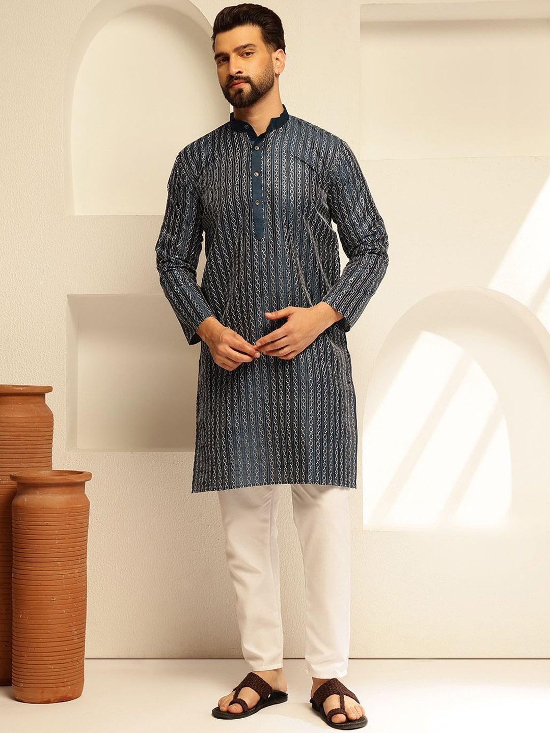 

SOJANYA Men Embroidered Regular Thread Work Kurta with Pyjamas, Navy blue
