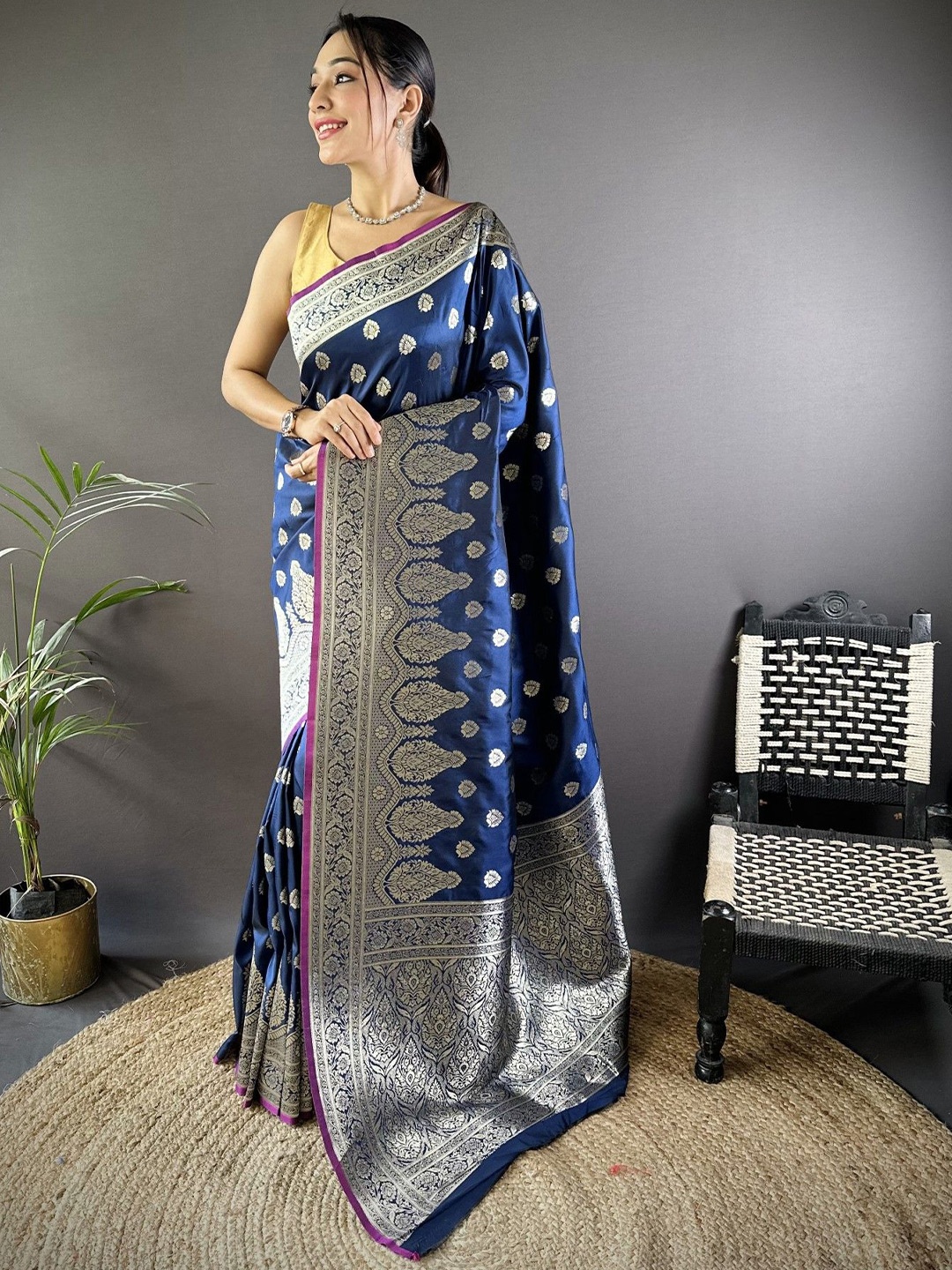 

DIVASTRI Woven Design Zari Silk Blend Banarasi Saree, Navy blue