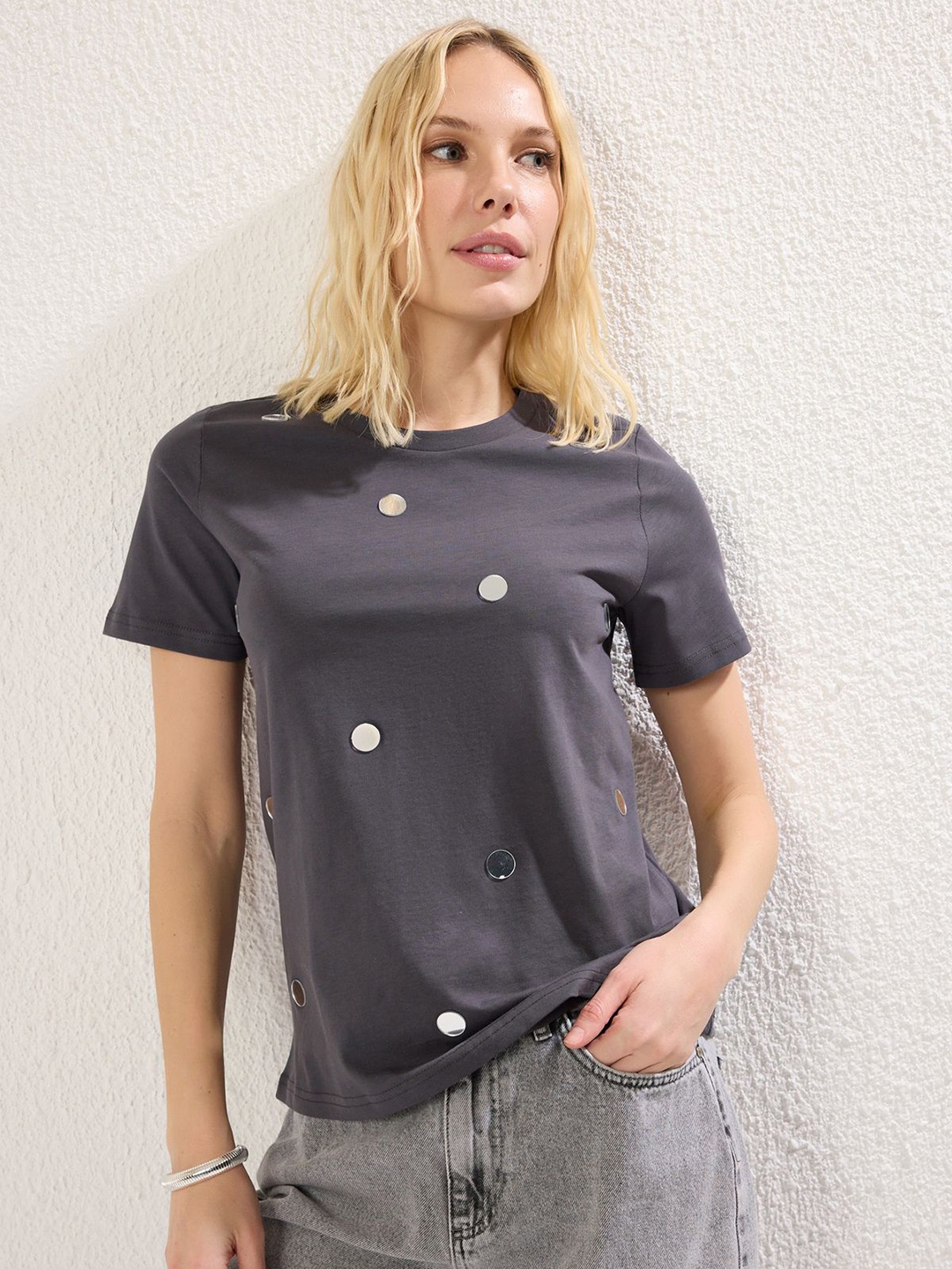 

Trendyol Women Extended Sleeves T-shirt, Na