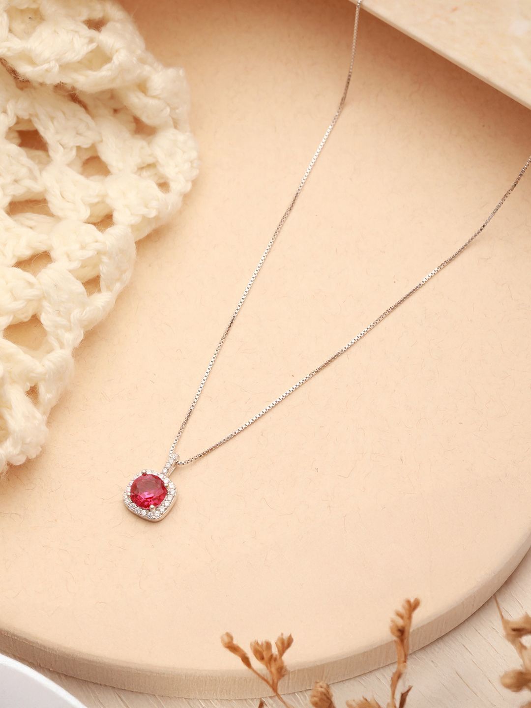 

SARAF SILVERETZ 925 Sterling Silver Silver-Plated Square Halo Love Pendant & Chain