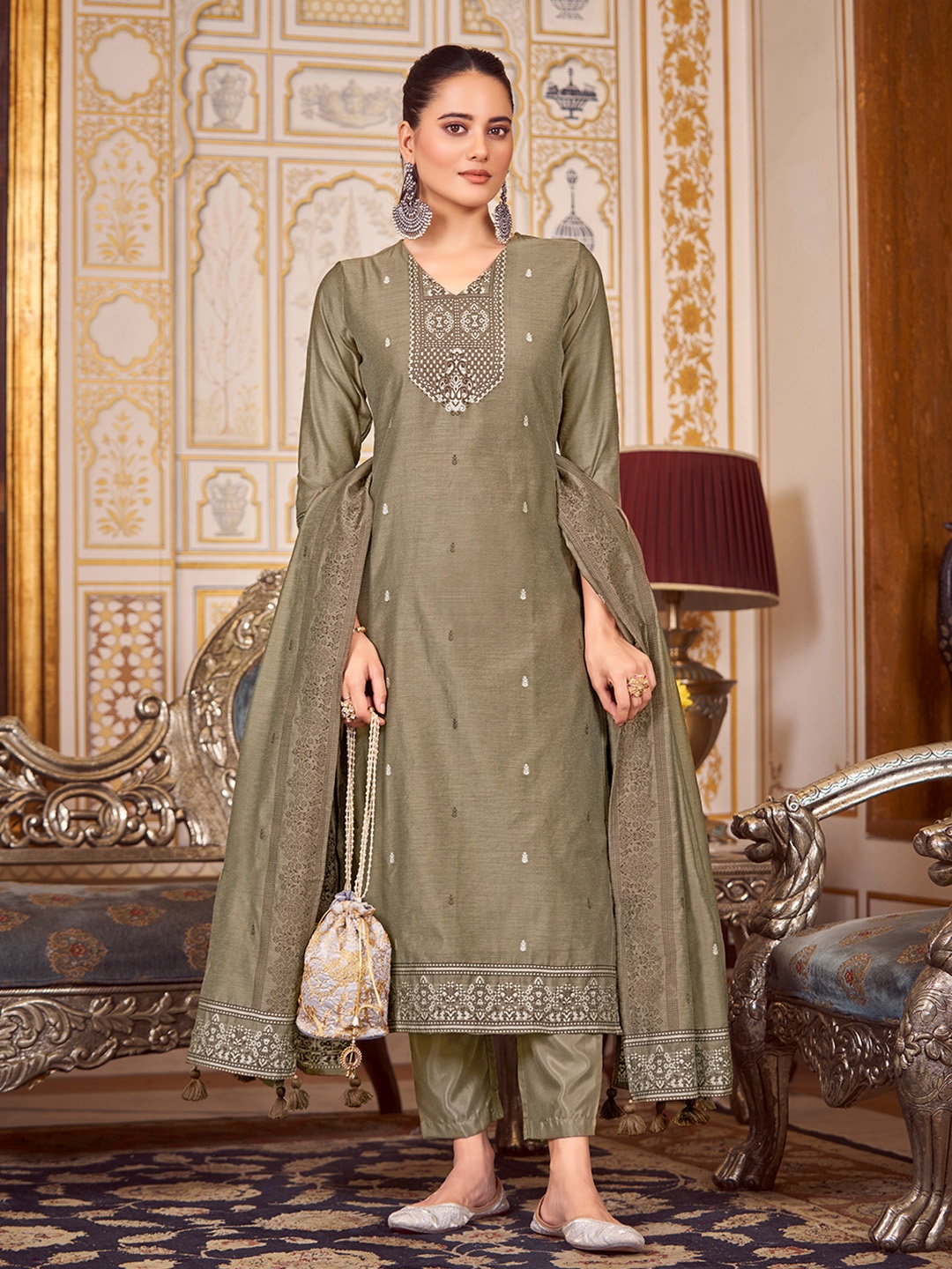 

Saanjh Women Regular Kurta with Trousers & With Dupatta, Grey