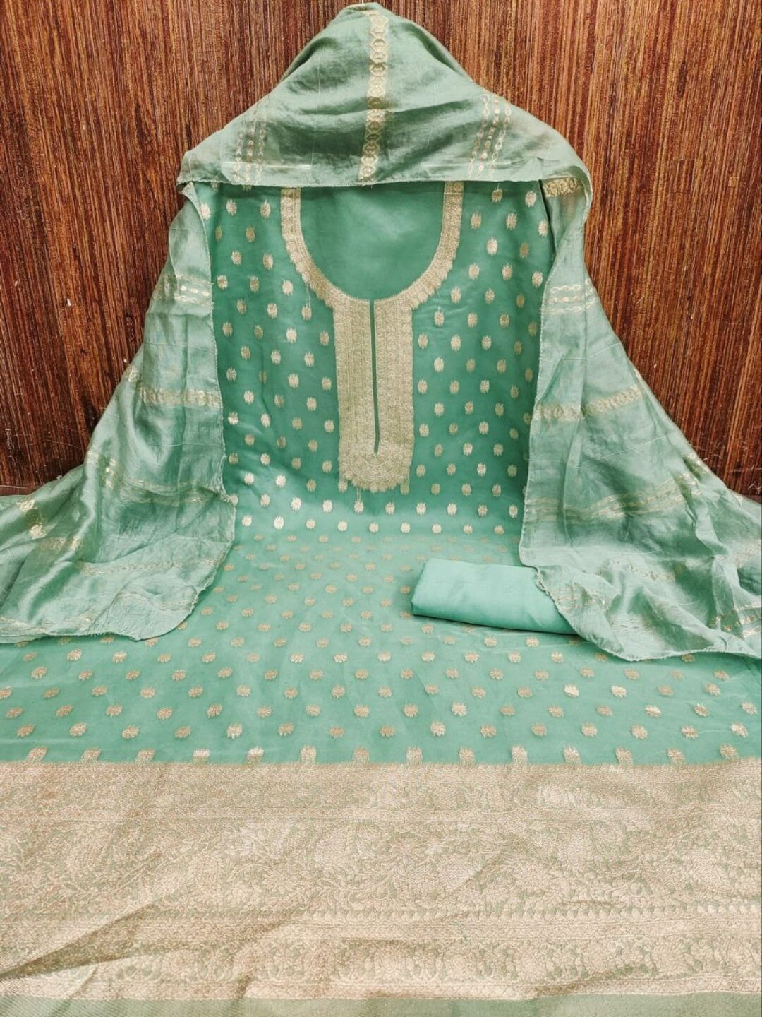 

REALLTREND Floral Woven Design Unstitched Dress Material, Green