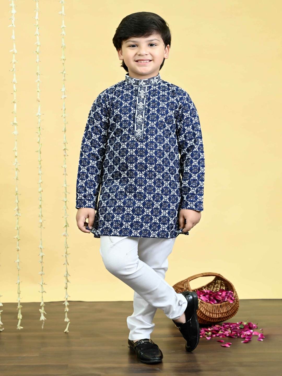 

BT DEZINES Boys Embroidered Regular Sequinned Kurta with Pyjamas, Navy blue