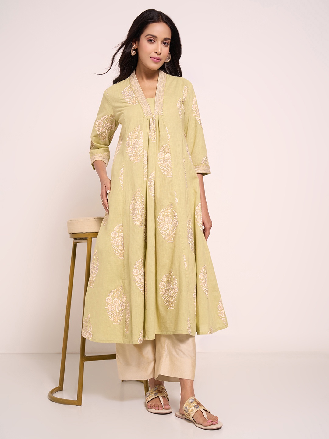

RANGMANCH BY PANTALOONS Women Ethnic Motifs Printed Sequinned Anarkali Kurta, Green