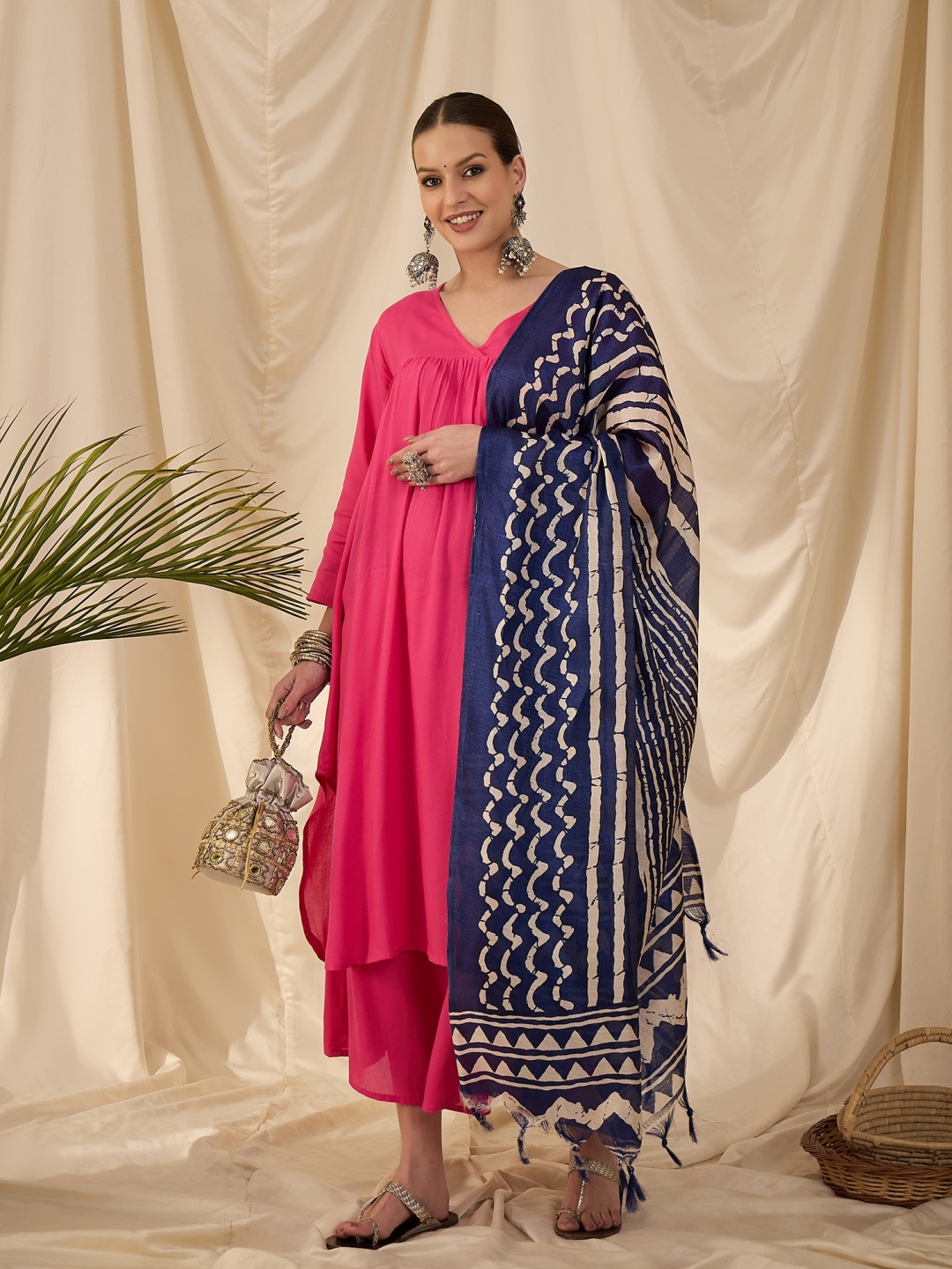

InWeave Women Regular Kurta with Palazzos & With Dupatta, Fuchsia