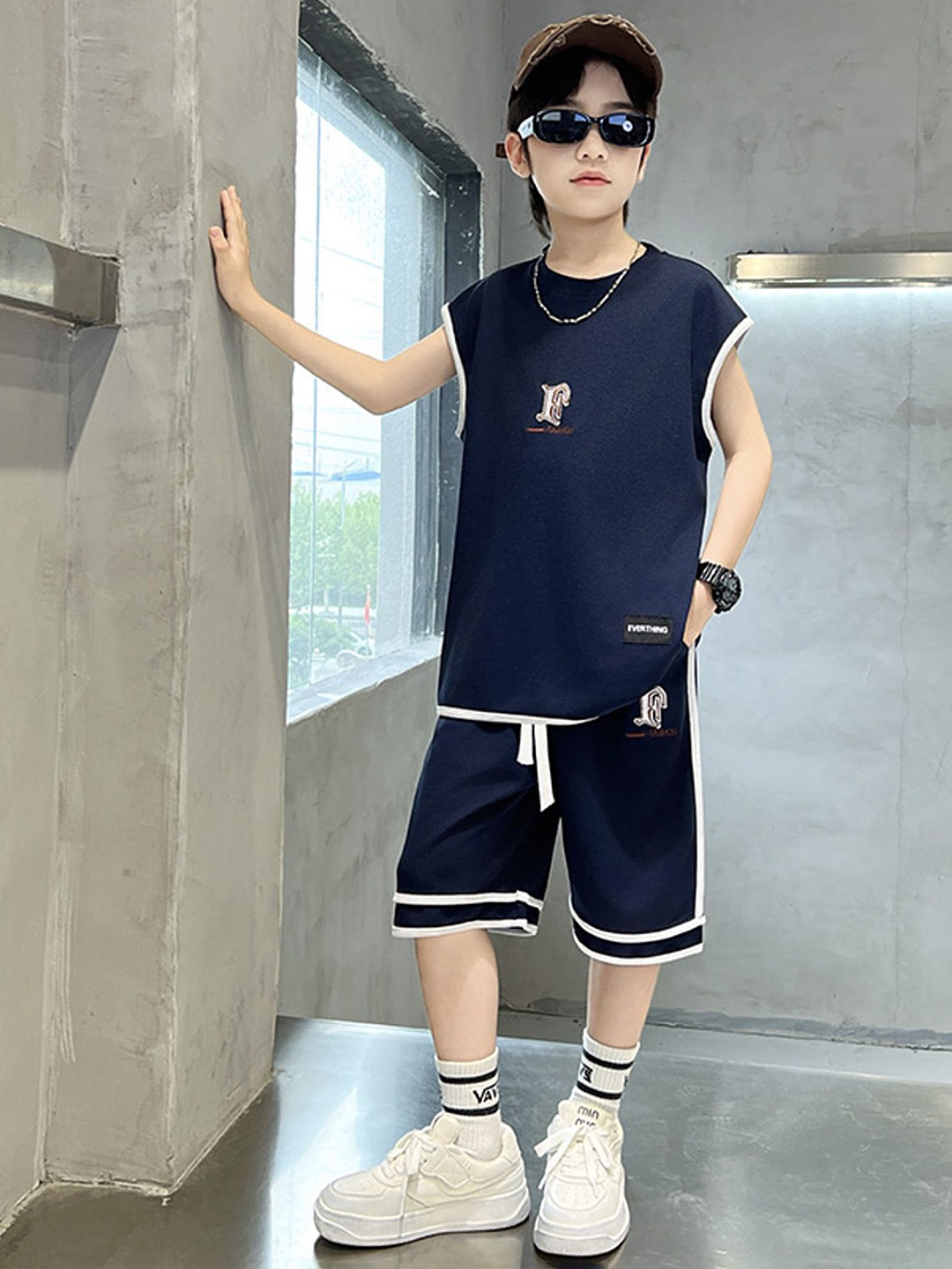 

LULU & SKY Boys T-shirt with Shorts, Black