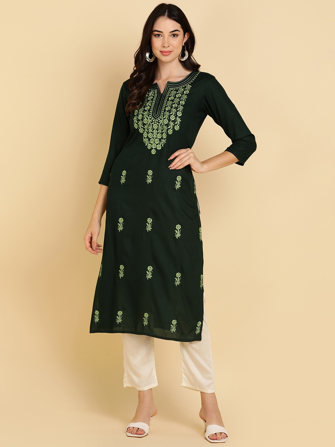 

MissKurti Women Paisley Embroidered Thread Work Kurta, Green