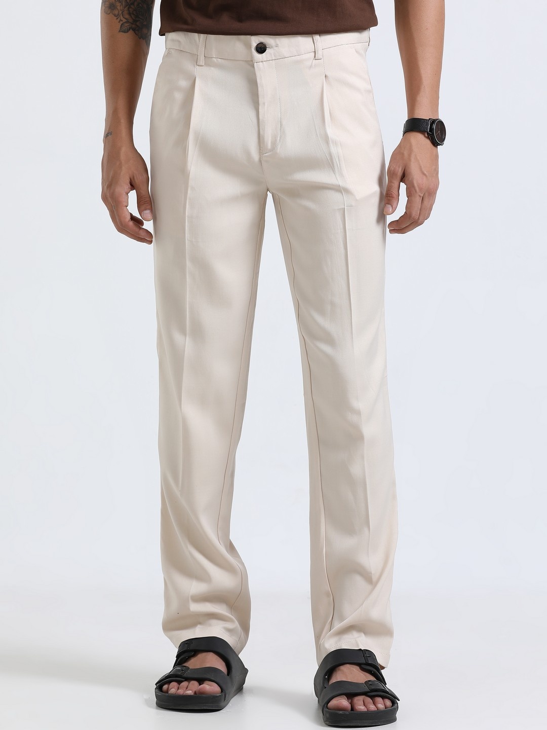 

THE BEETEL HOUSE Men Relaxed Straight Fit Pleated Trousers, Cream