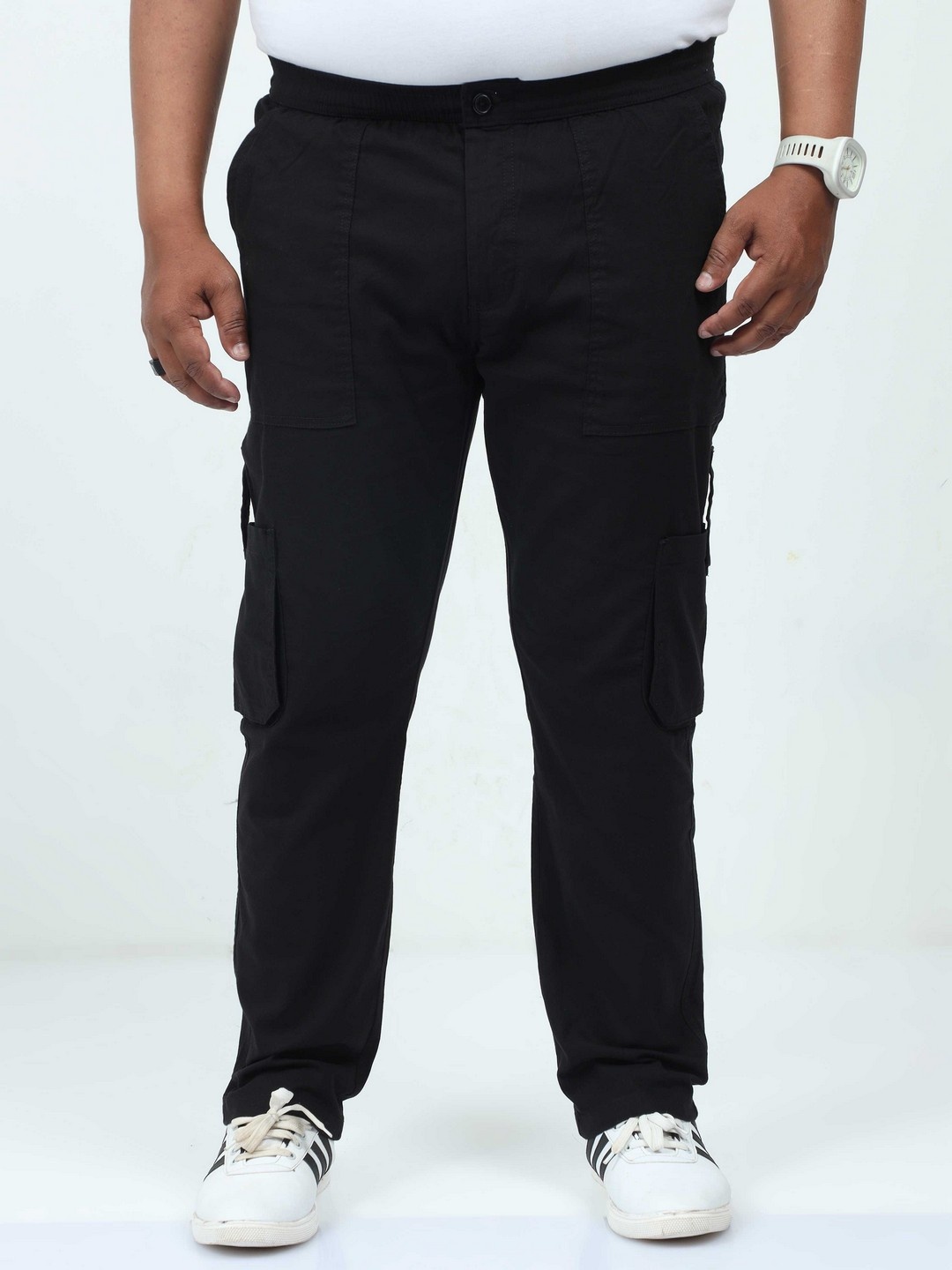 

THE BEETEL HOUSE Men Relaxed Cargos Trousers, Black