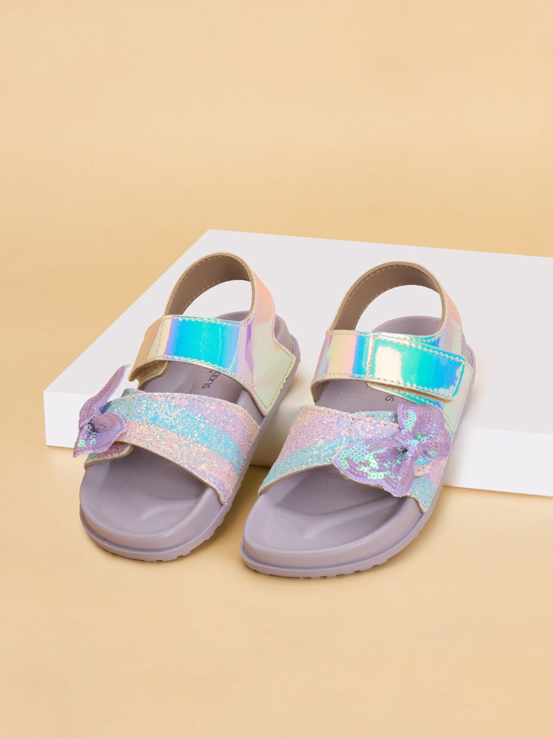 

Pantaloons Junior Girls Lavender Casual Open Toe Flats