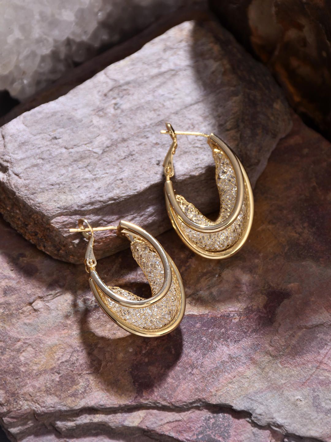 

Reenisaa Oval Hoop Earrings, Gold