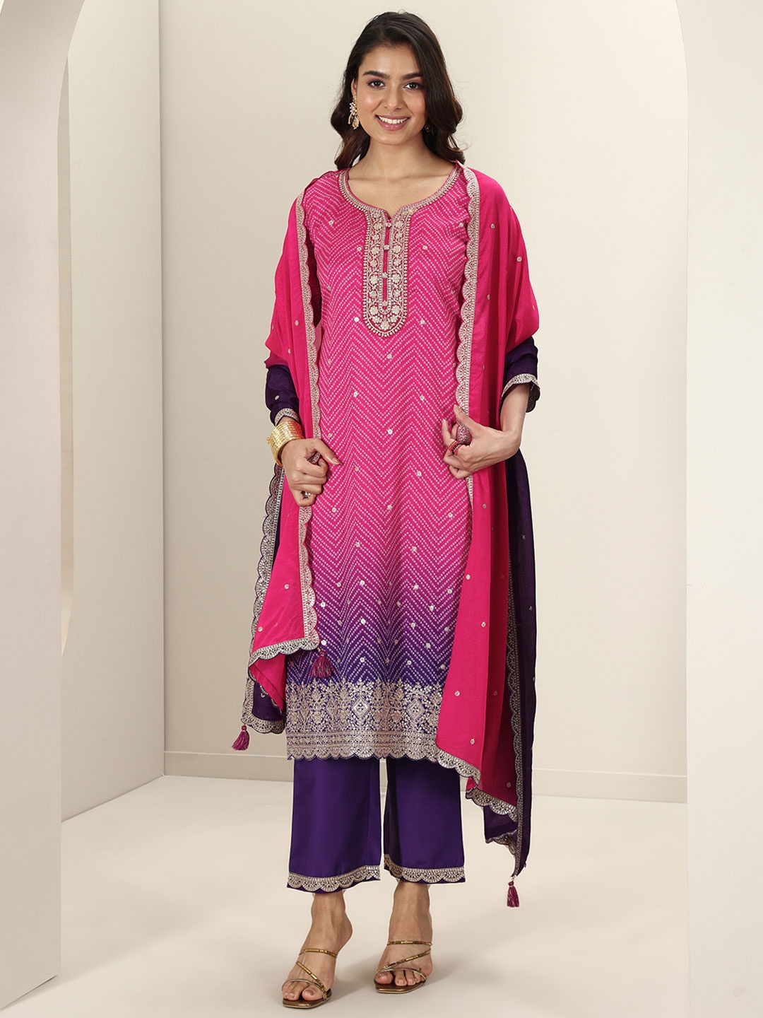 

Libas Women Bandhani Printed Regular Zari Work Kurta with Trousers & Dupatta, Pink