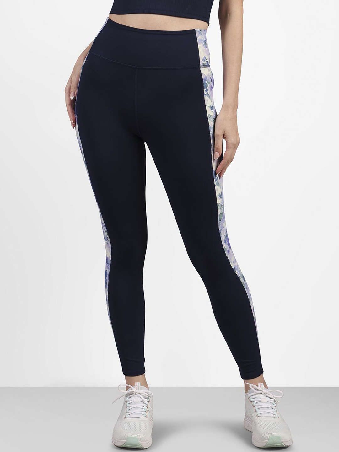 

Skechers Women Gowalk Seascape Floral Fl Hw Leggings, Purple