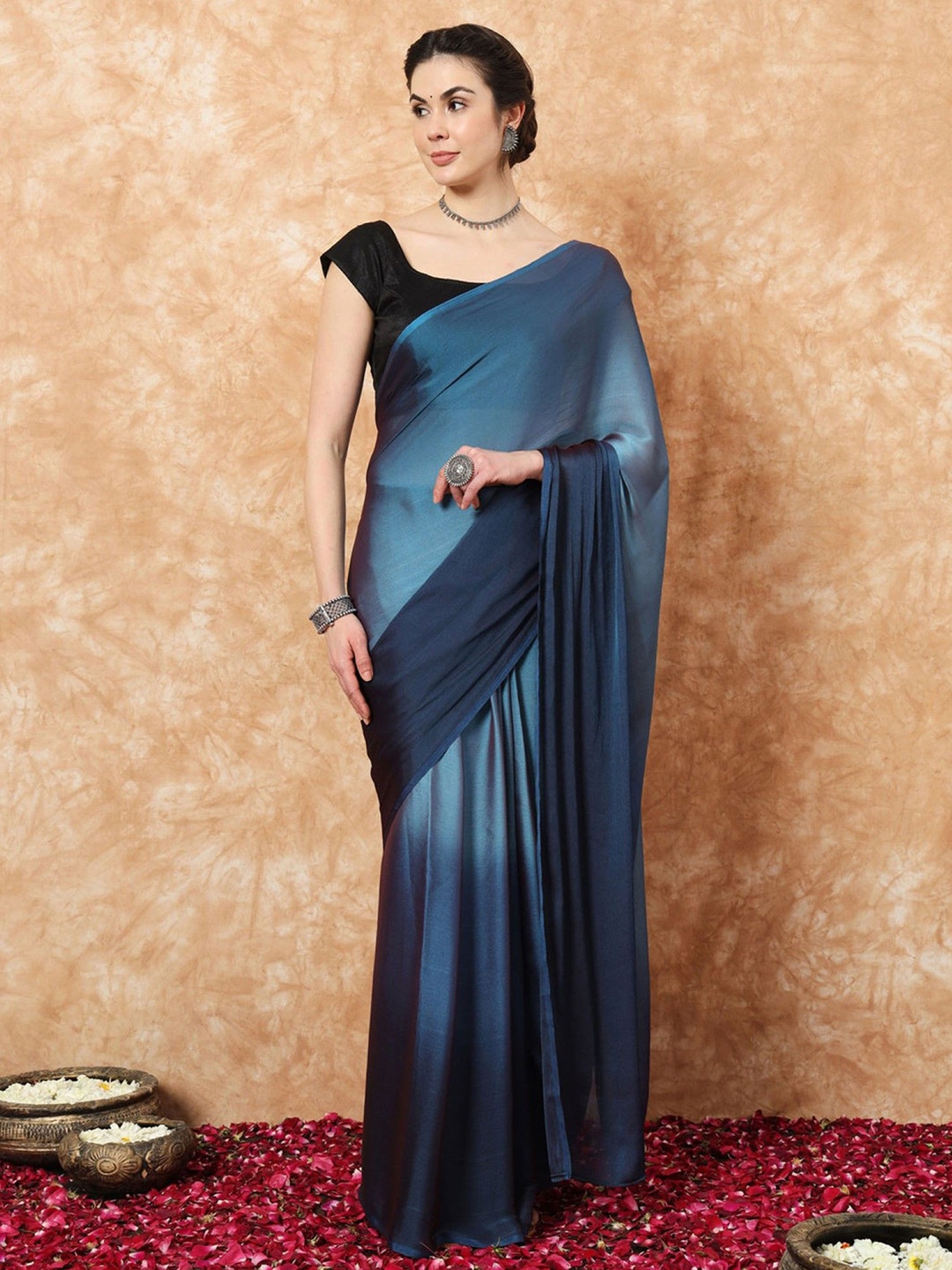 

Rangtulika Ethnics Ombre Poly Georgette Ready to Wear Saree, Blue