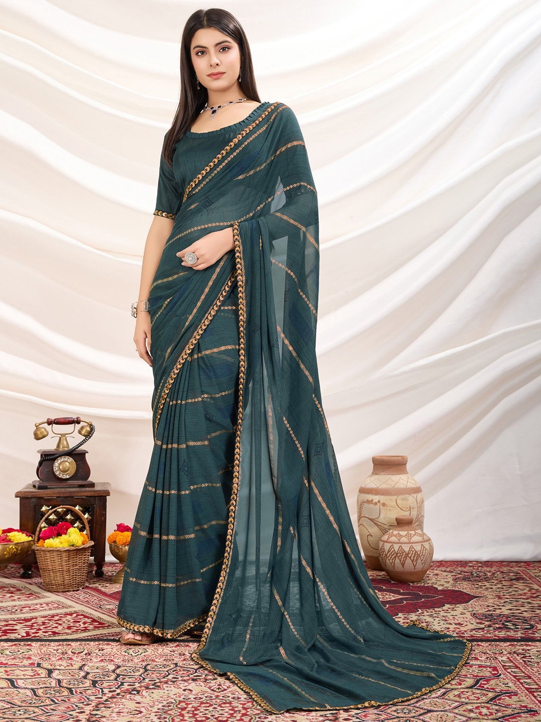 

DIVASTRI Floral Sequinned Poly Georgette Saree, Teal