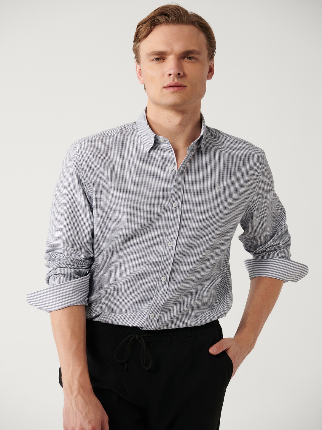 

AVVA Men Opaque Checked Casual Shirt, Na