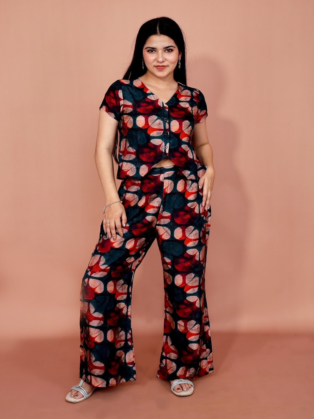 

Kaajal by Vidhi Geometric Printed V-Neck Top With Palazzos, Black