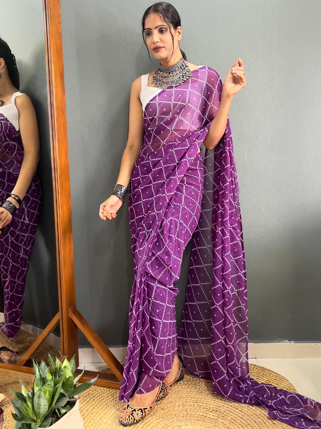 

Moda Rapido Bandhani Pure Georgette Ready to Wear Bandhani Saree, Purple