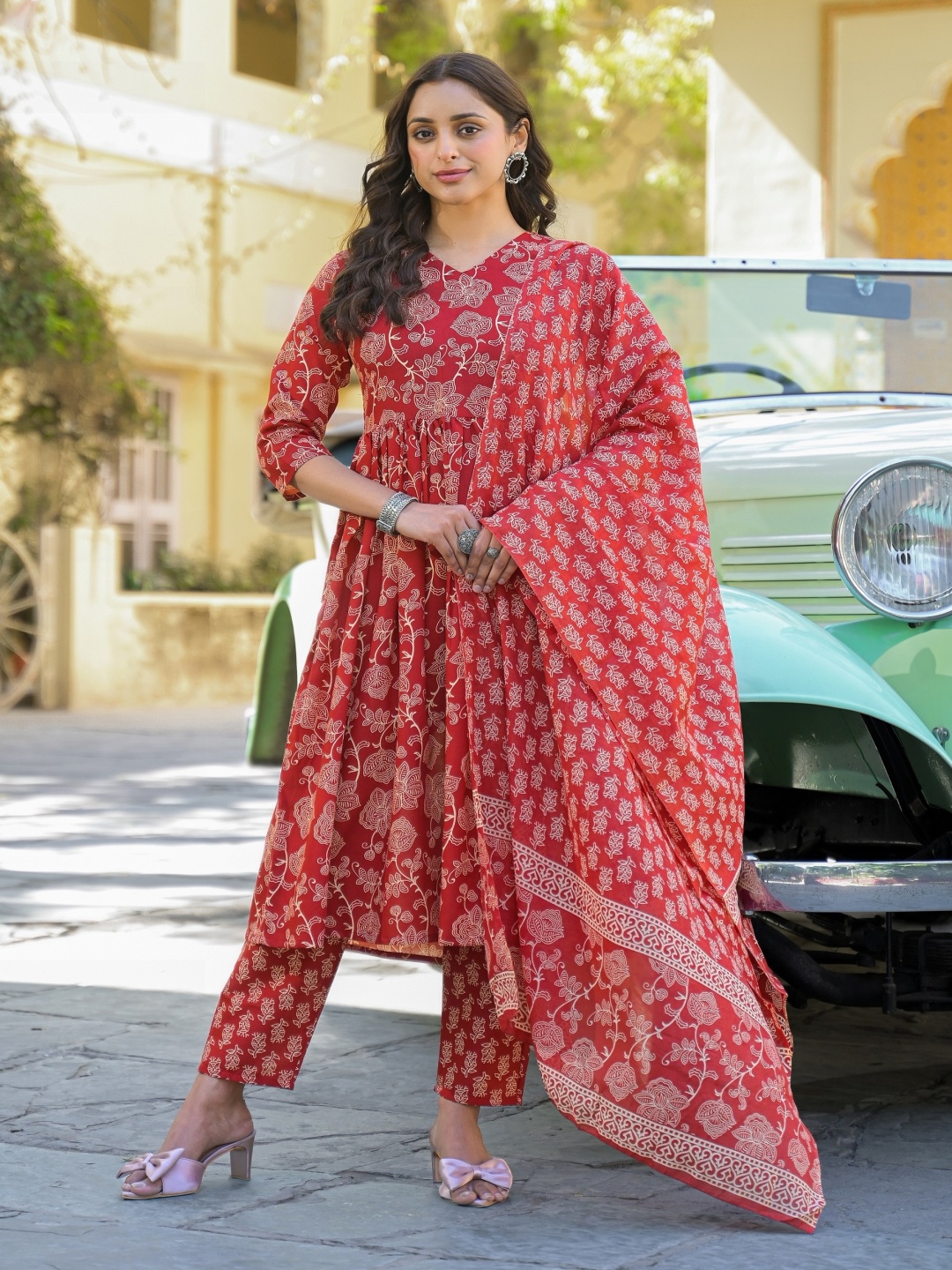 

KALINI Women Floral Printed Regular Kurta with Trousers & With Dupatta, Red