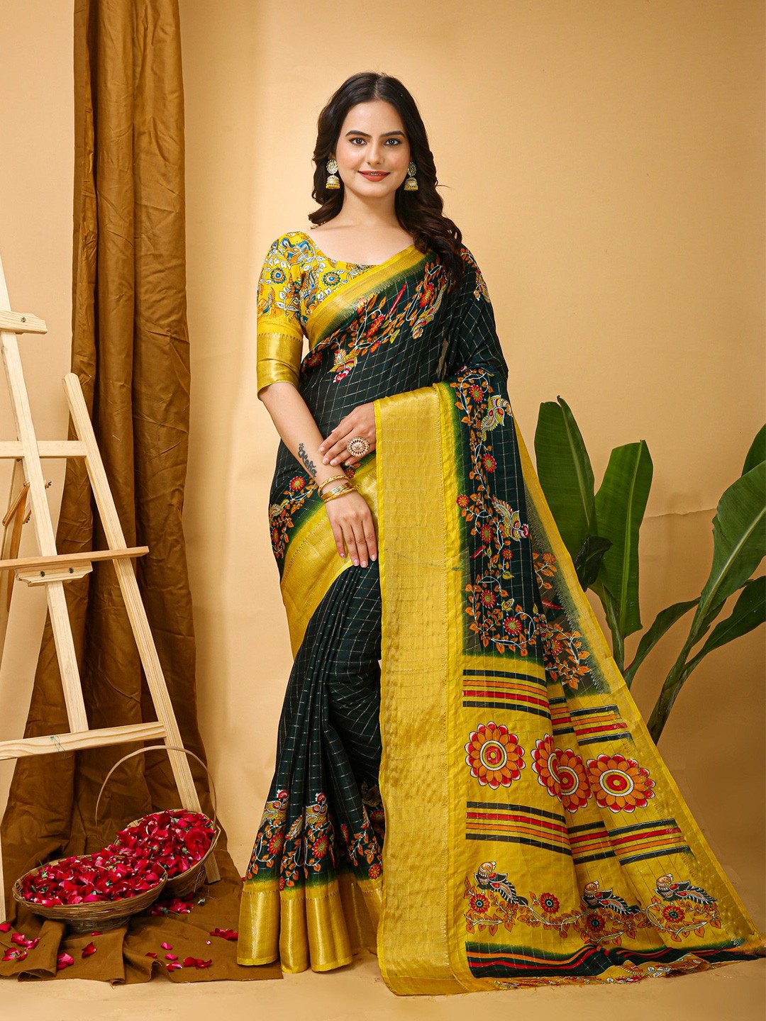 

Rangtulika Ethnics Floral Zari Saree, Black
