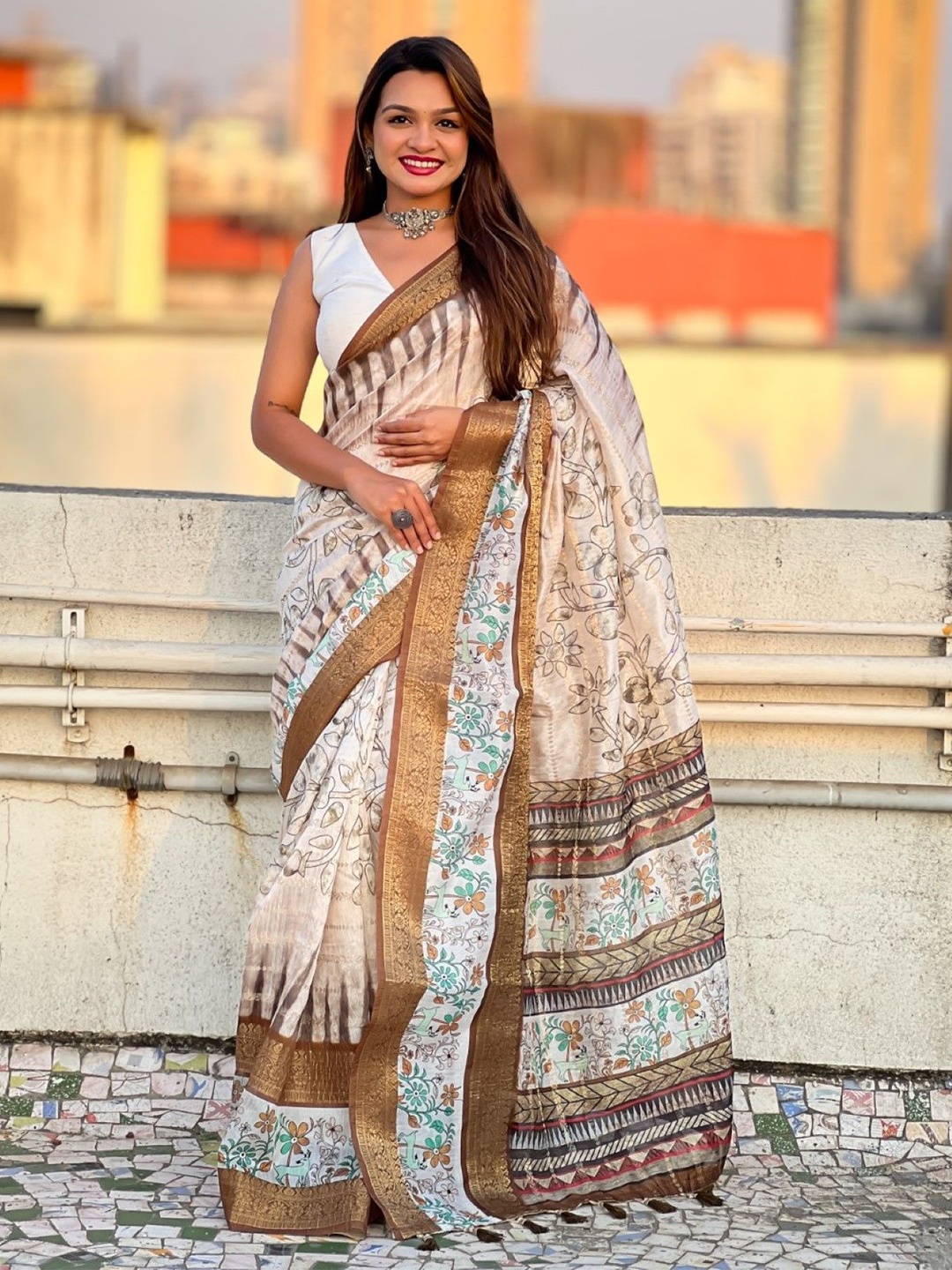 

Mitera Floral Zari Chanderi Saree, Brown