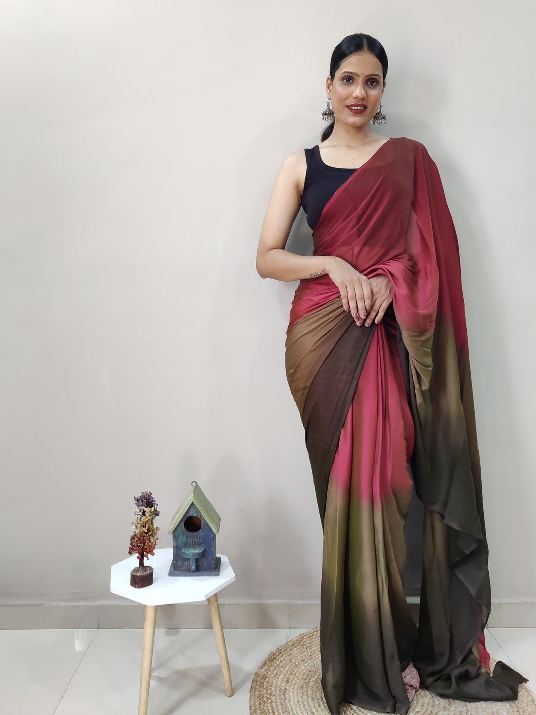 

Rangtulika Ethnics Pure Georgette Ready to Wear Saree, Red