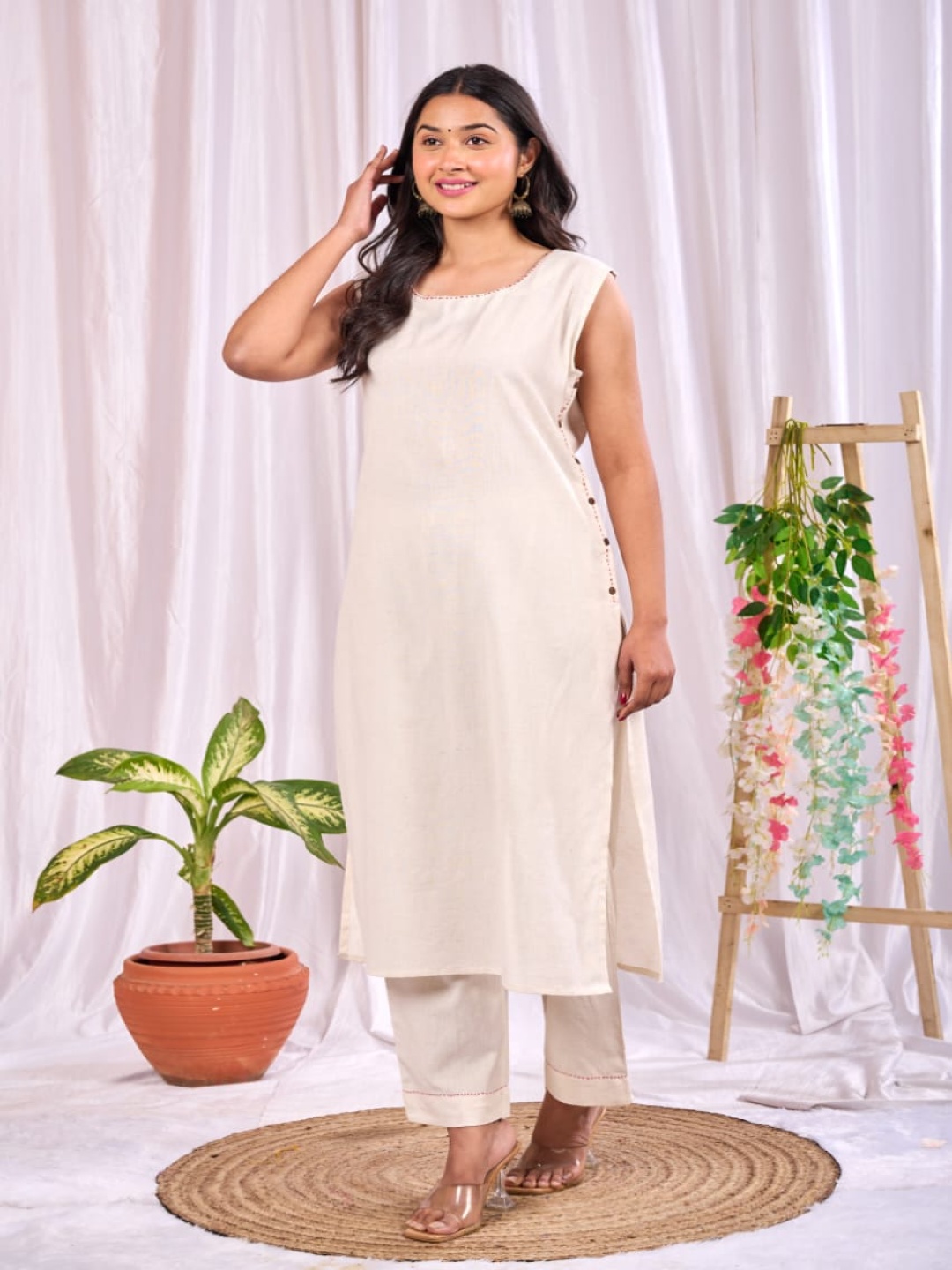 

MissKurti Sleeveless Top & Trousers Co-Ords, White