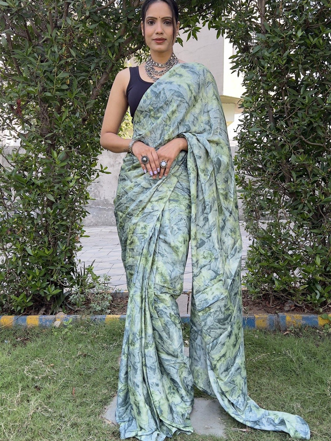 

Rangtulika Ethnics Art Silk Ready to Wear Saree, Blue