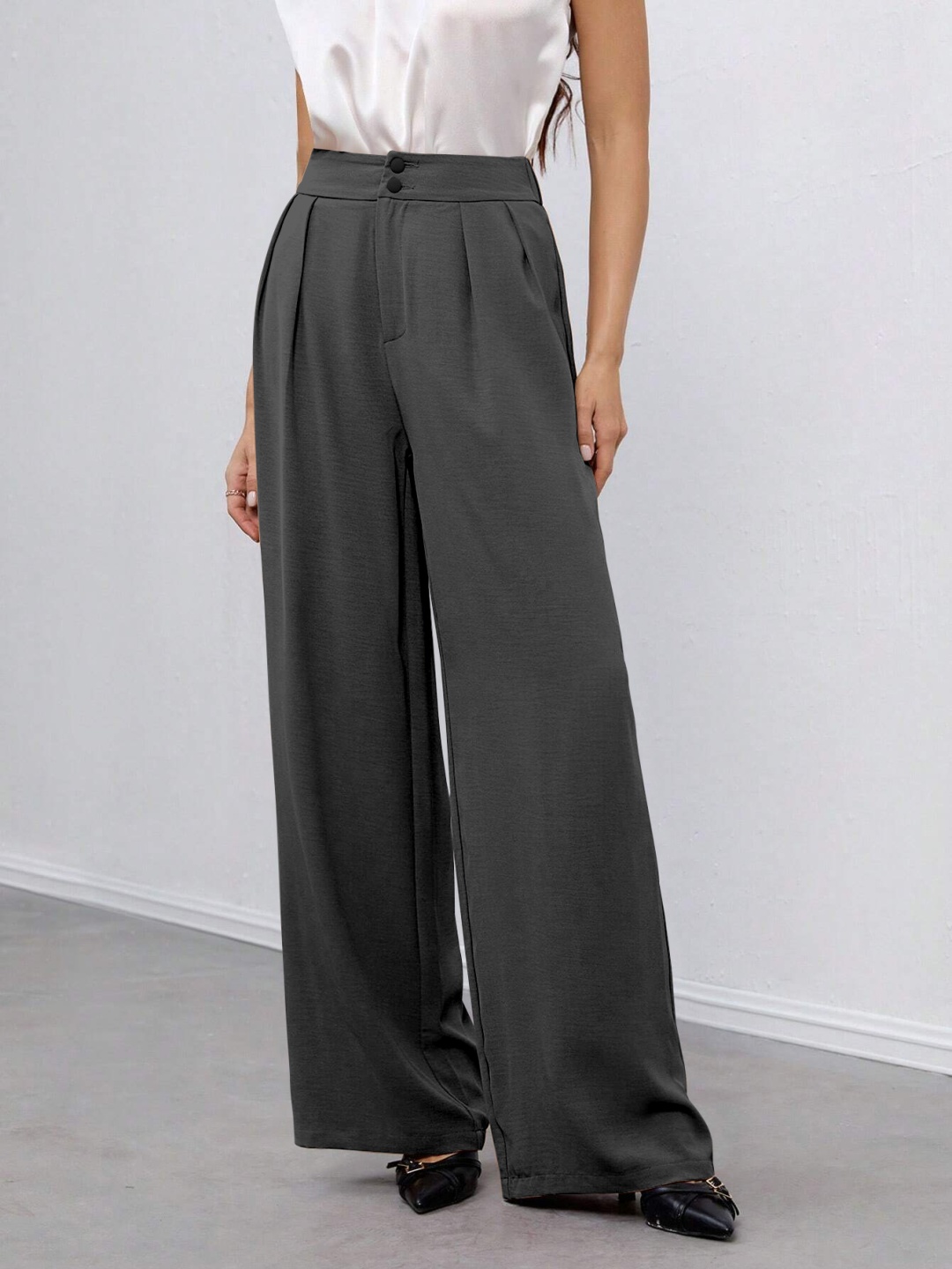 

Kalika Women Loose Fit High-Rise Pleated Trousers, Grey