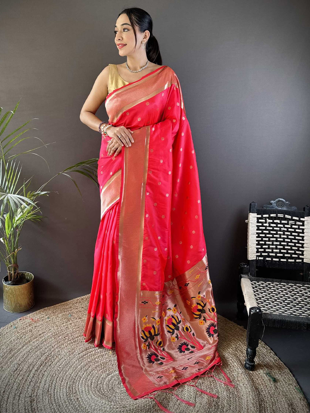 

Panzora Woven Design Zari Silk Blend Paithani Saree, Pink