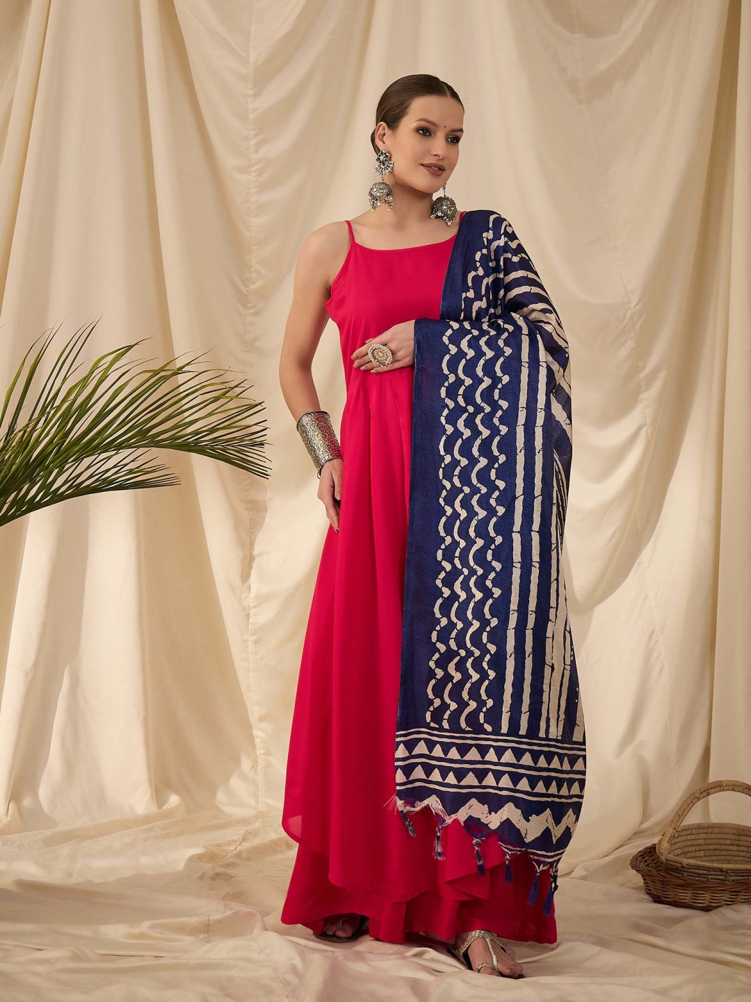 

InWeave Women Regular Kurta with Palazzos & With Dupatta, Fuchsia