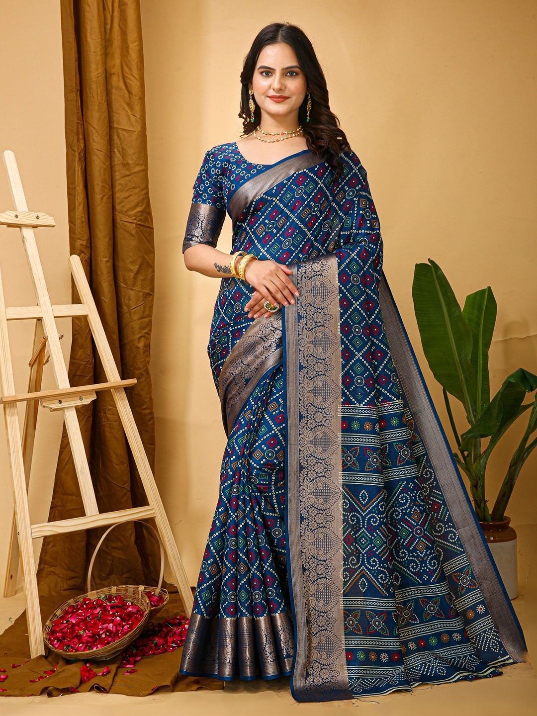 

Rangtulika Ethnics Bandhani Zari Saree, Blue