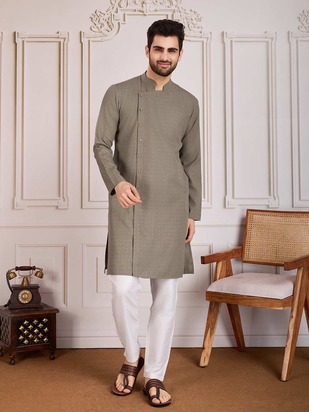 

House of Pataudi Ethnic Woven Design Button Detail Kurta, Green