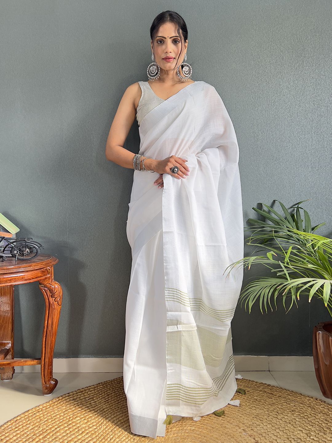 

LeeliPeeri Designer Embellished Zari Linen Blend Ready to Wear Saree, White