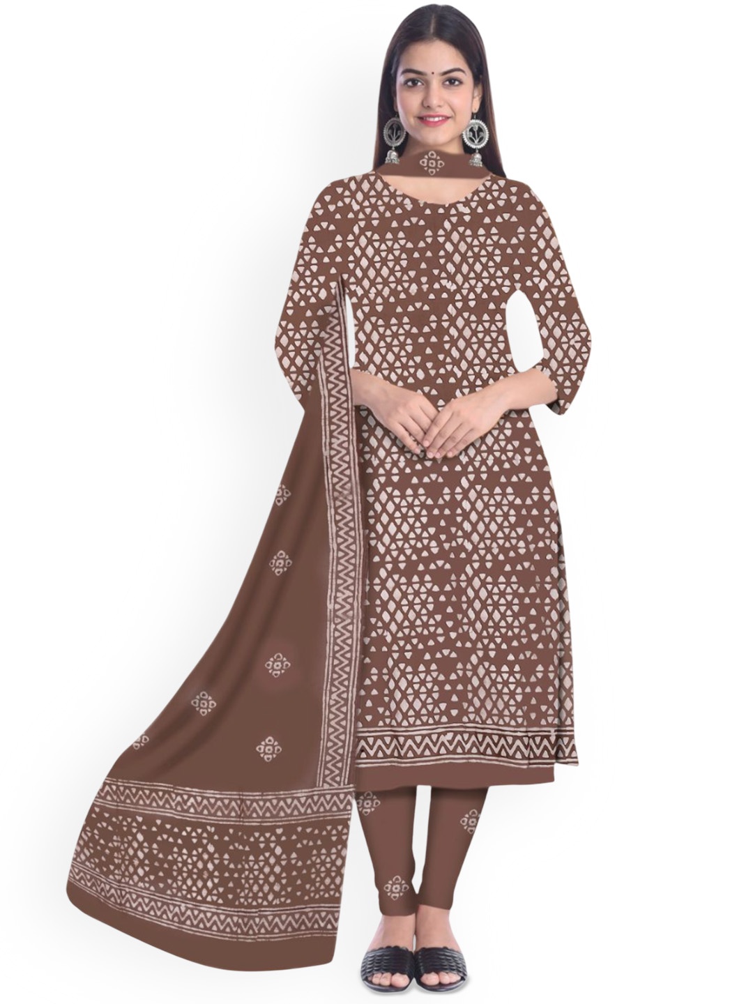 

Farooq Dyeing Geometric Printed Pure Cotton Unstitched Dress Material, Brown