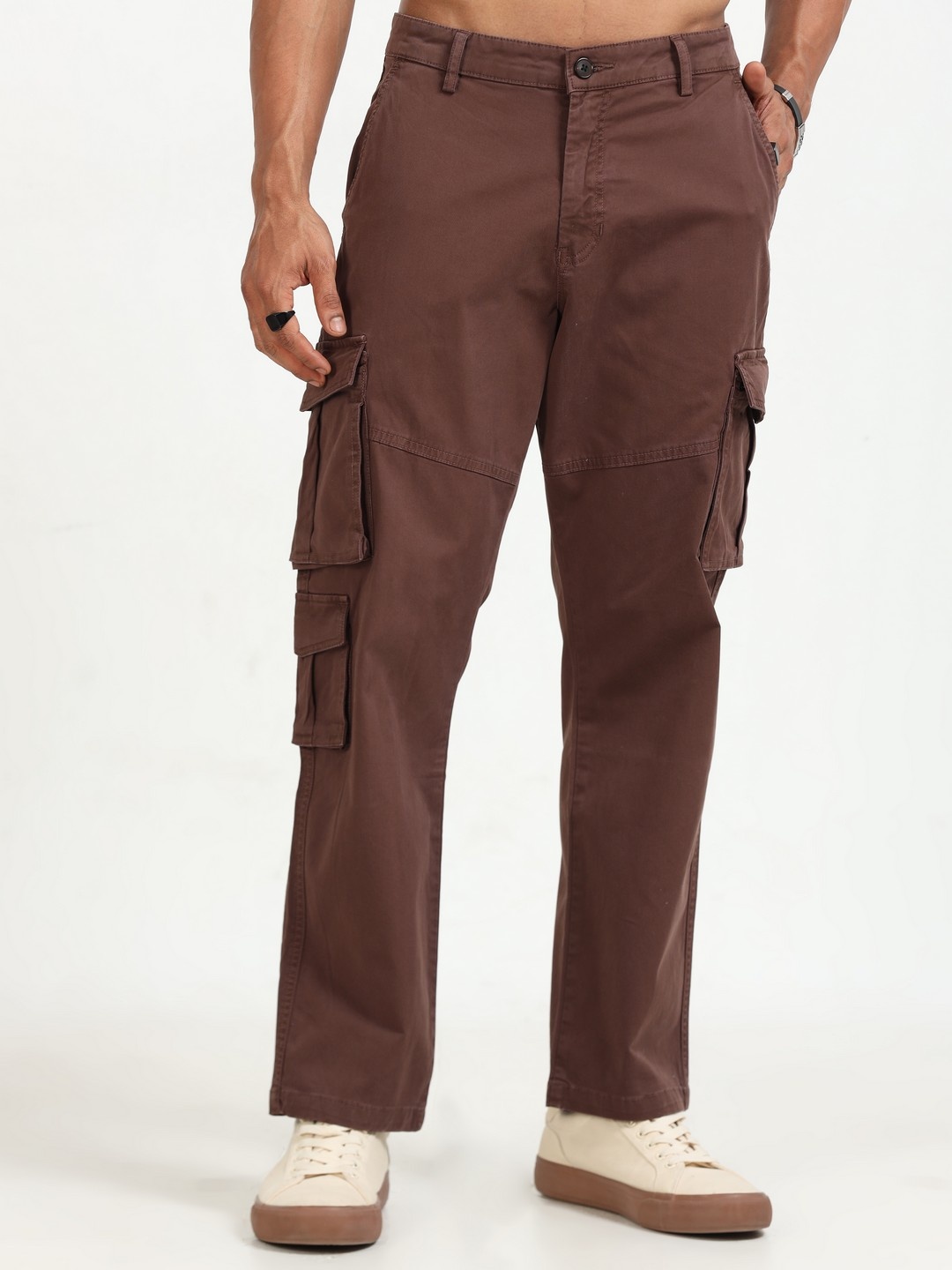 

THE BEETEL HOUSE Men Relaxed Cargos Trousers, Brown