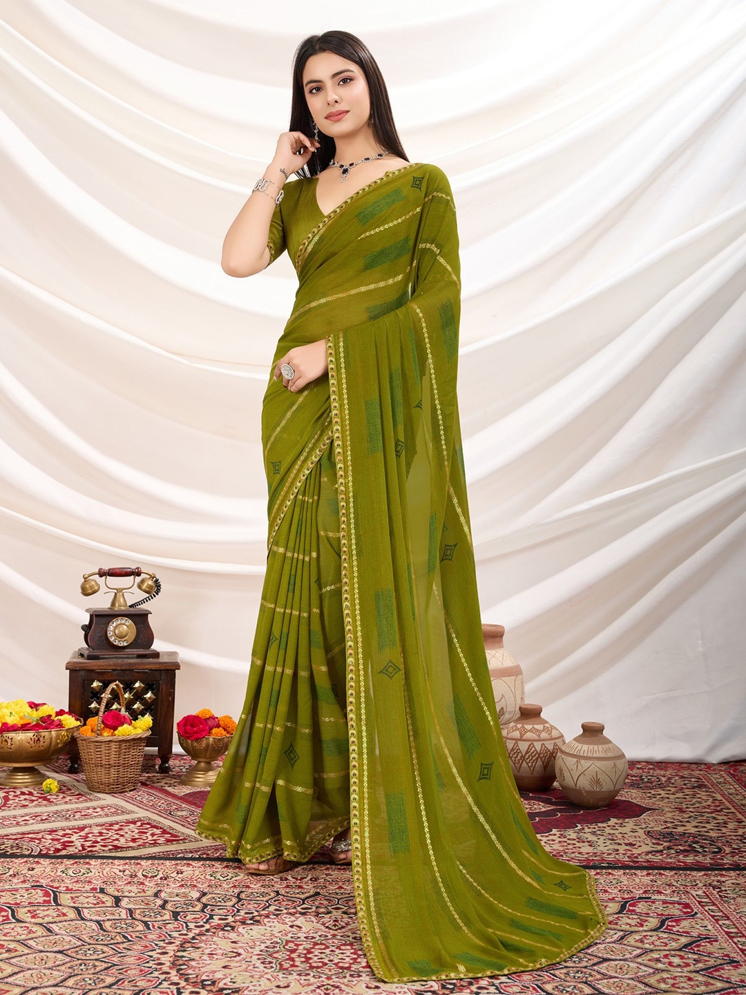 

Mitera Ethnic Motifs Sequinned Poly Georgette Saree, Green